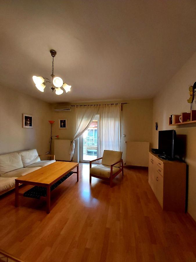 Katakunyho Apartment Кестели Екстериор снимка
